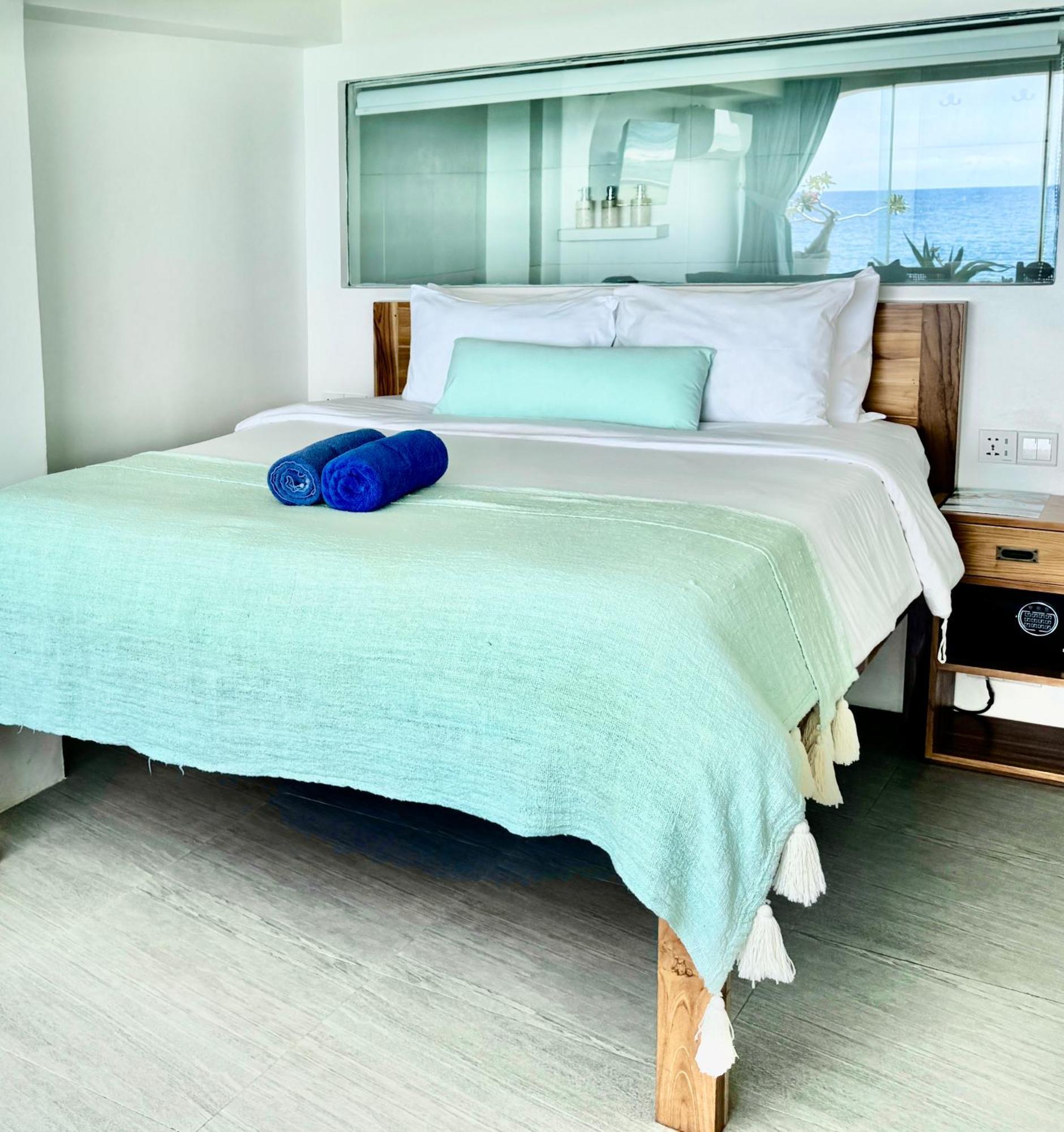 Bale Bingin Beachfront Stay ウルワツ 部屋 写真