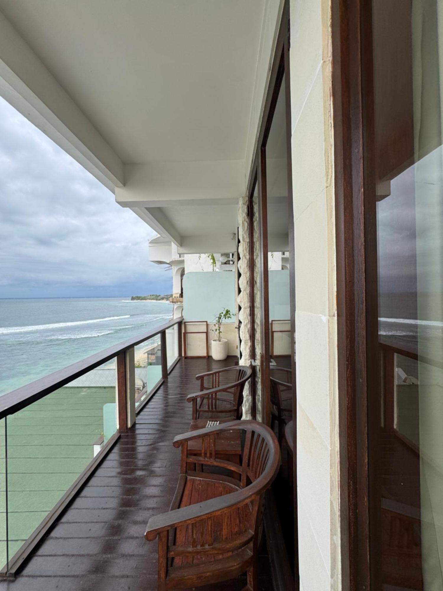 Bale Bingin Beachfront Stay ウルワツ 部屋 写真